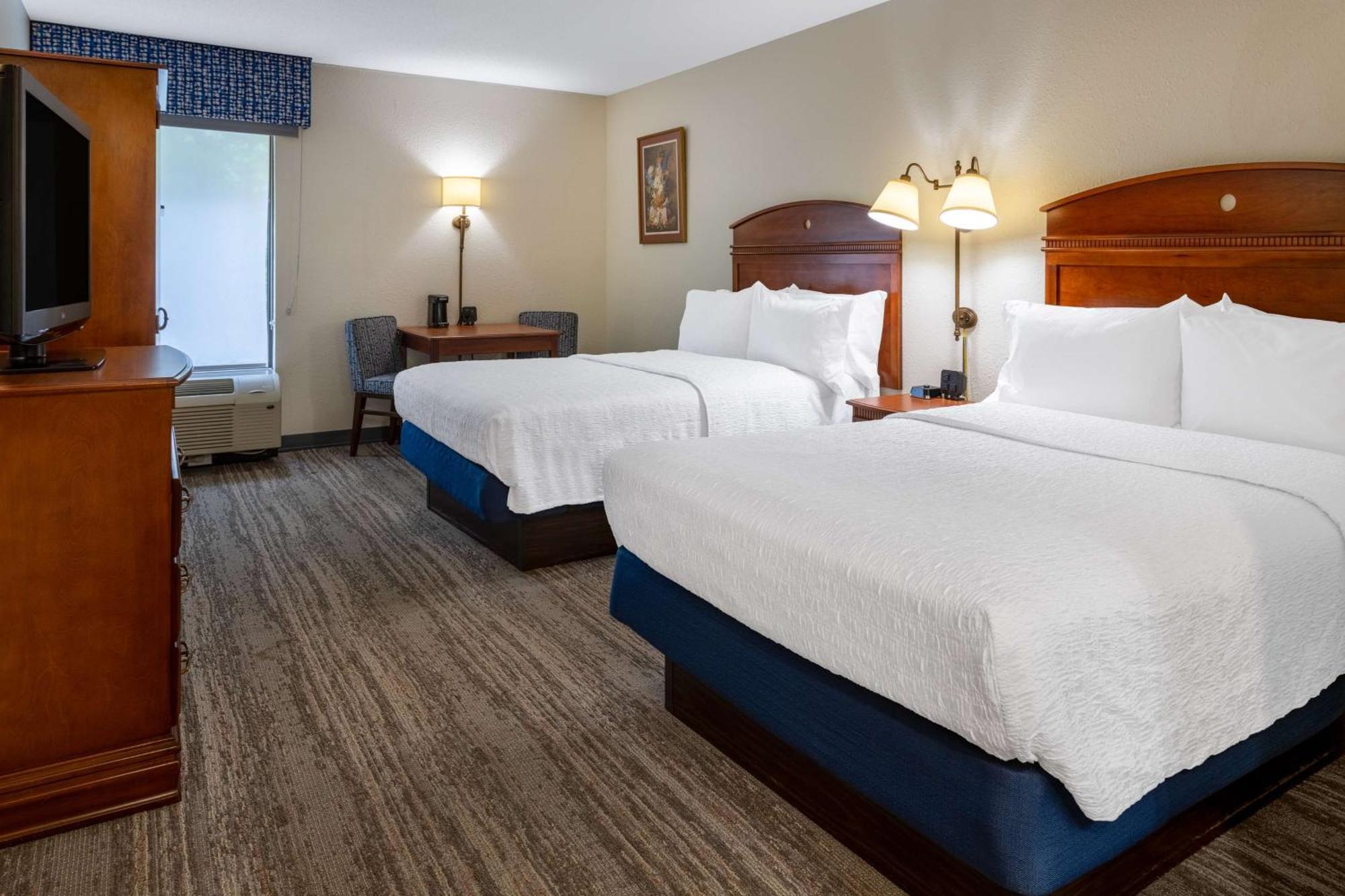 Hotel Hampton 3*